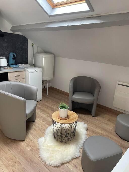Edouard 2. Logement Complet. Charleville-Mézières Eksteriør bilde